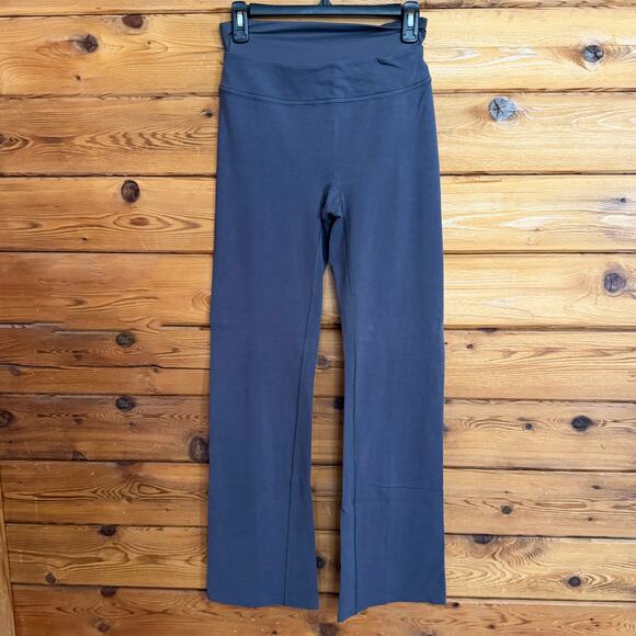 Spanx Flare Gray Yoga Pants Size Medium - Picture 1 of 7